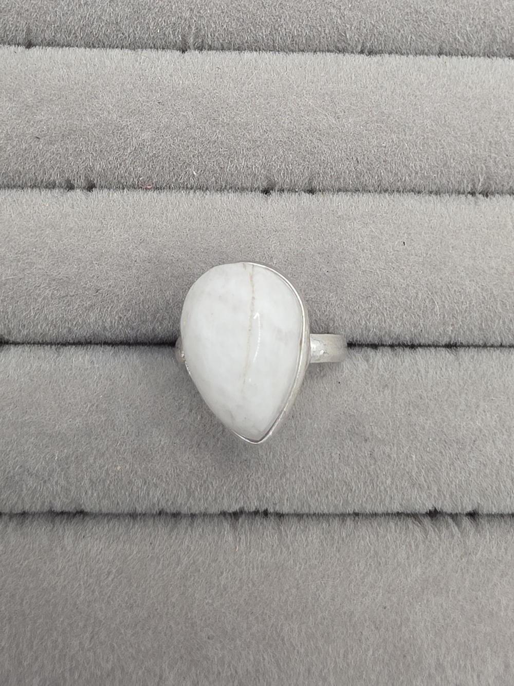 Silver Plated Quartz Teardrop Stone Ring Size 6 1/4